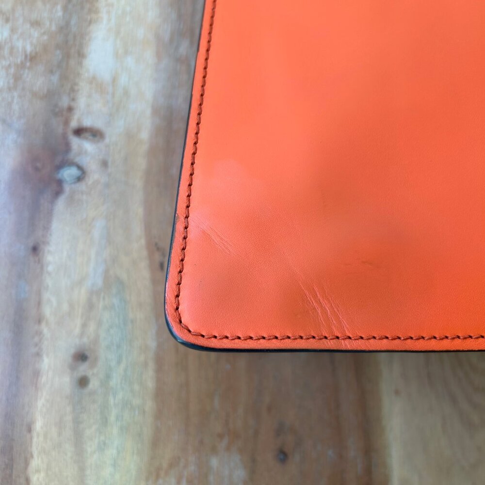 Gucci Leather Sylvie Web Orange Medium - Picture 7 of 16